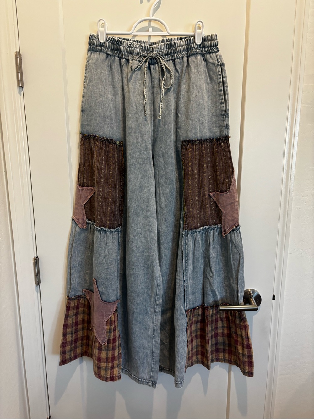 Easel  Patchwork Wide Leg Pants with Stars- Size Medium  - NWT - Picture 2 of 3